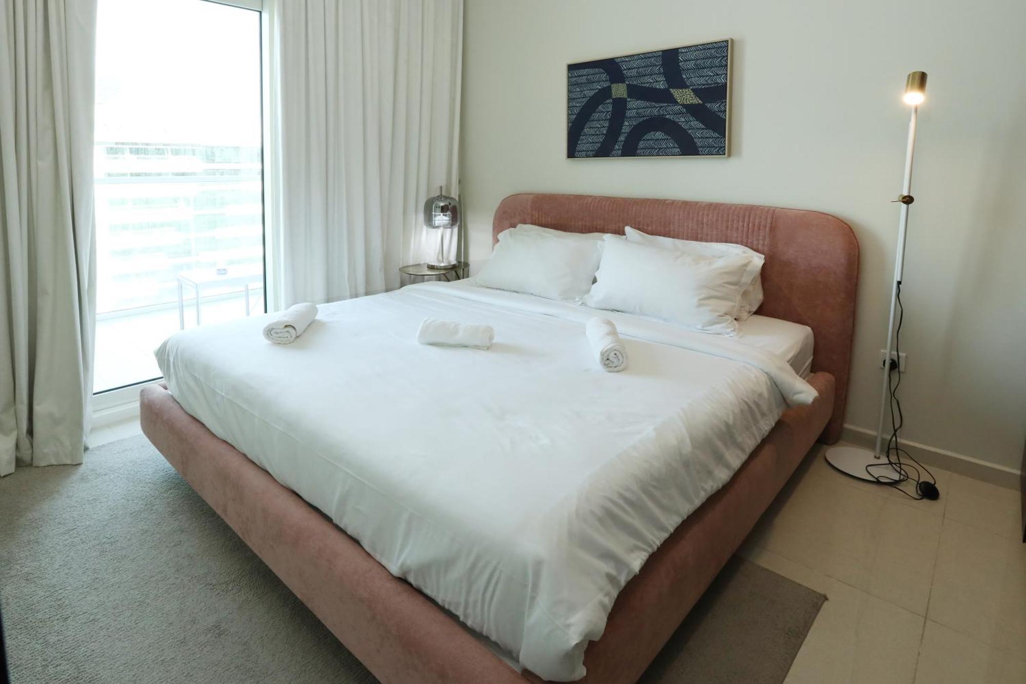 Brown Stone - & Canal View Reva *