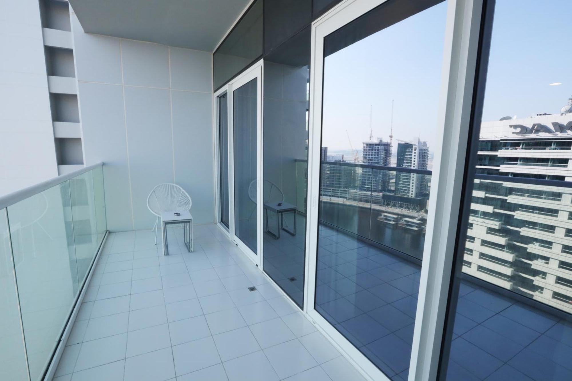 Brown Stone - & Canal View Reva Apartment