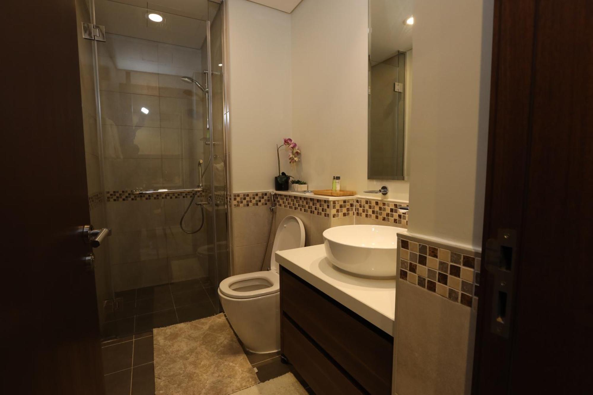 Brown Stone - & Canal View Reva * Dubai