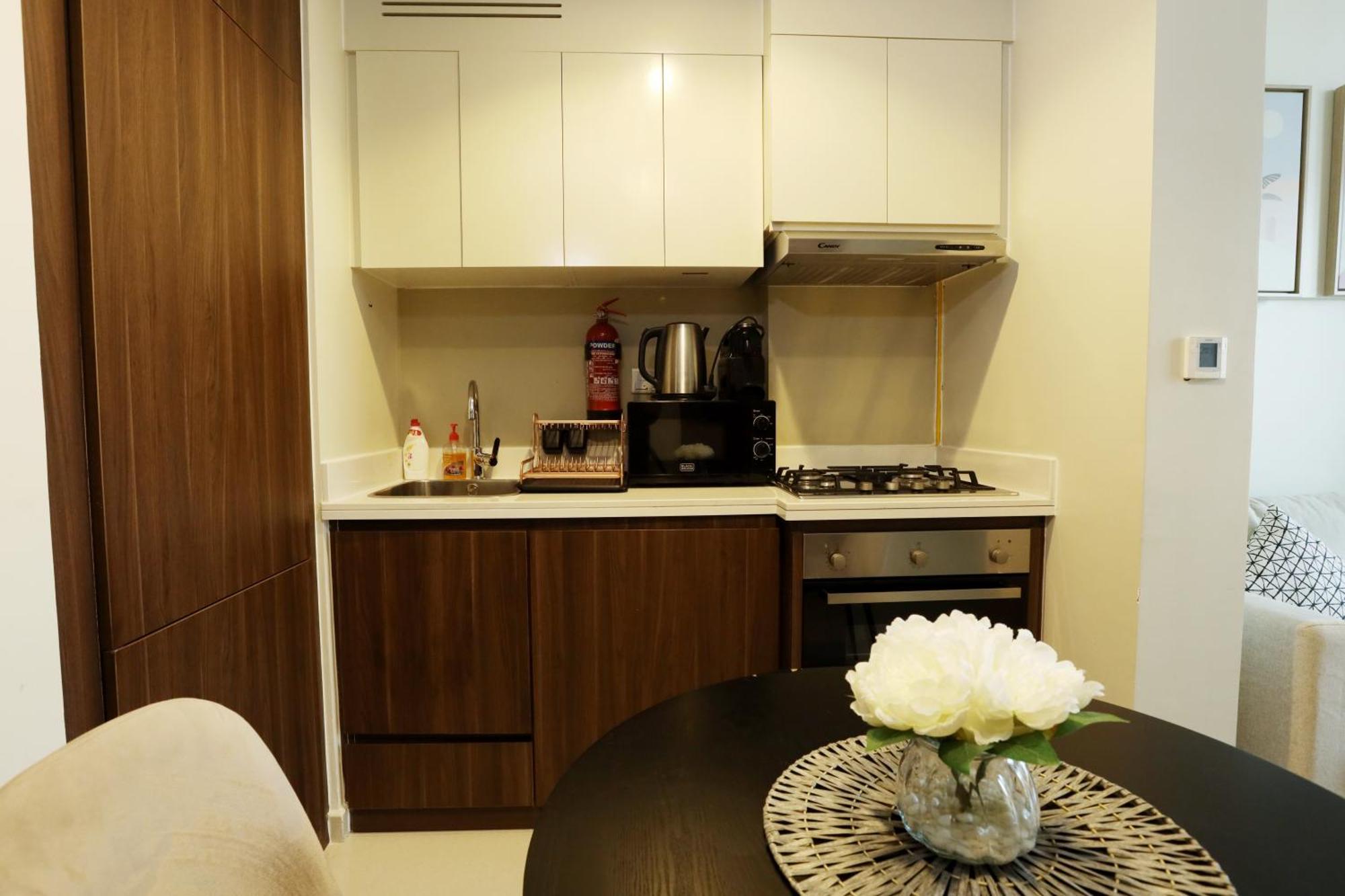Brown Stone - & Canal View Reva * Dubai