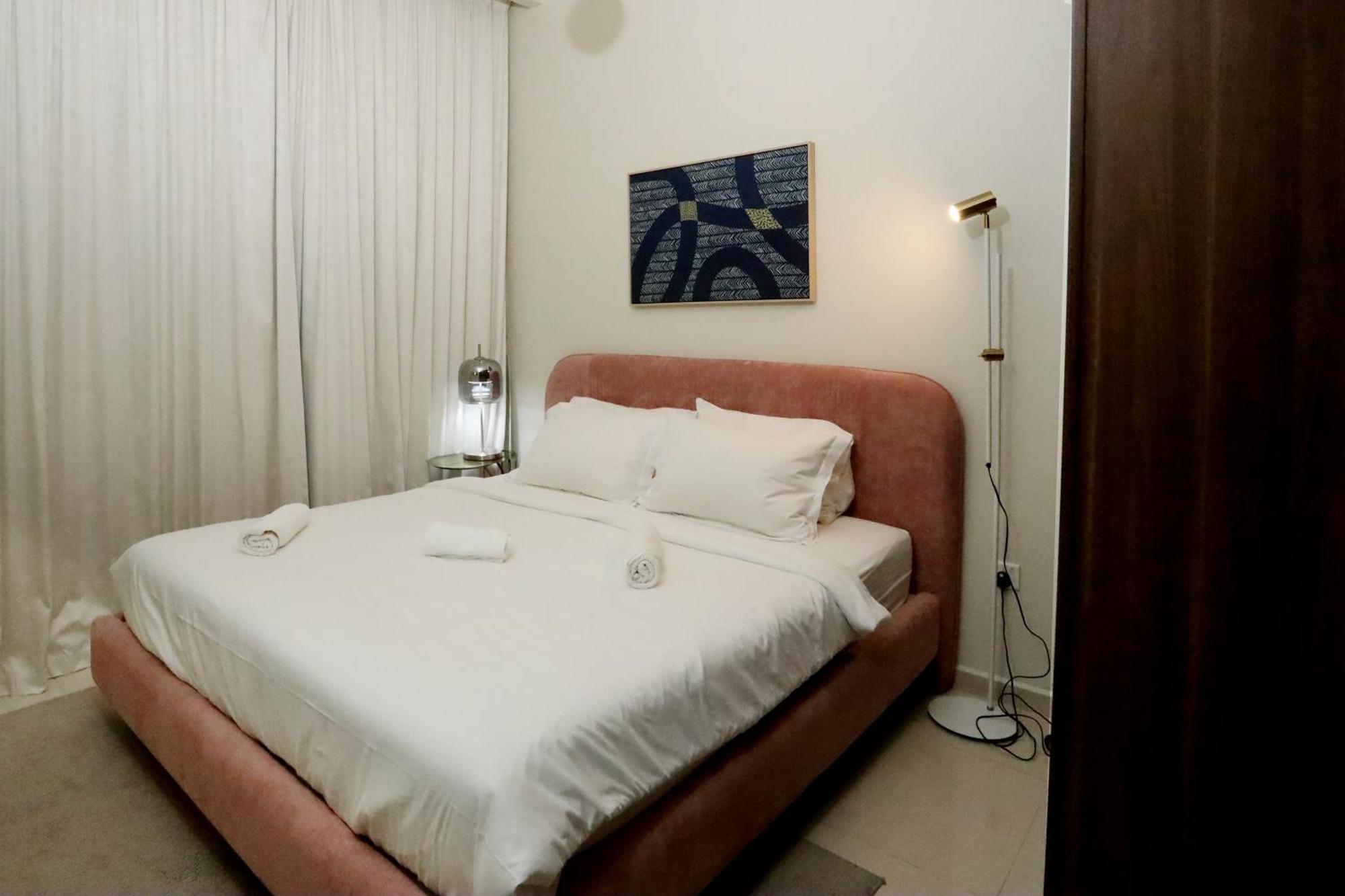 Brown Stone - & Canal View Reva Dubai